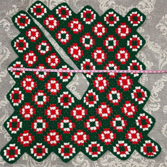 Handmade Vintage Granny Square Christmas Tree Skirt Frilled Large 45" - Picture 2 of 3